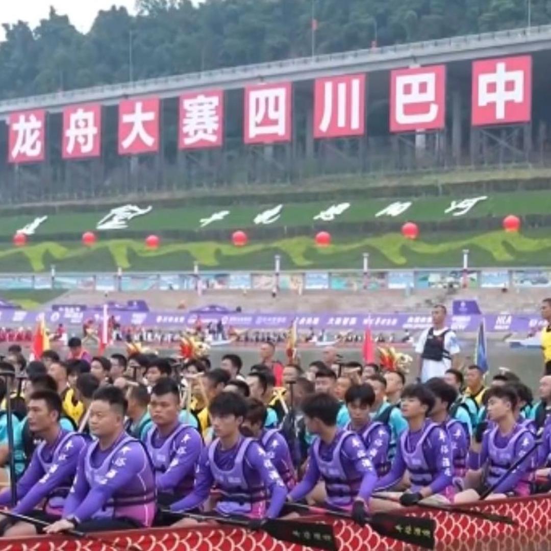 辽宁舰航母编队参加围岛演习